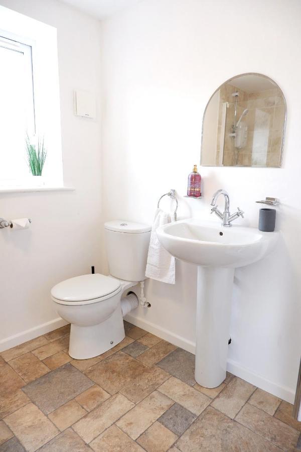 קאמברידג' Comfortable And Cozy 4-Bedroom House Near The Hospital מראה חיצוני תמונה