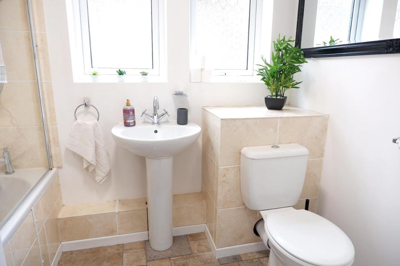 קאמברידג' Comfortable And Cozy 4-Bedroom House Near The Hospital מראה חיצוני תמונה