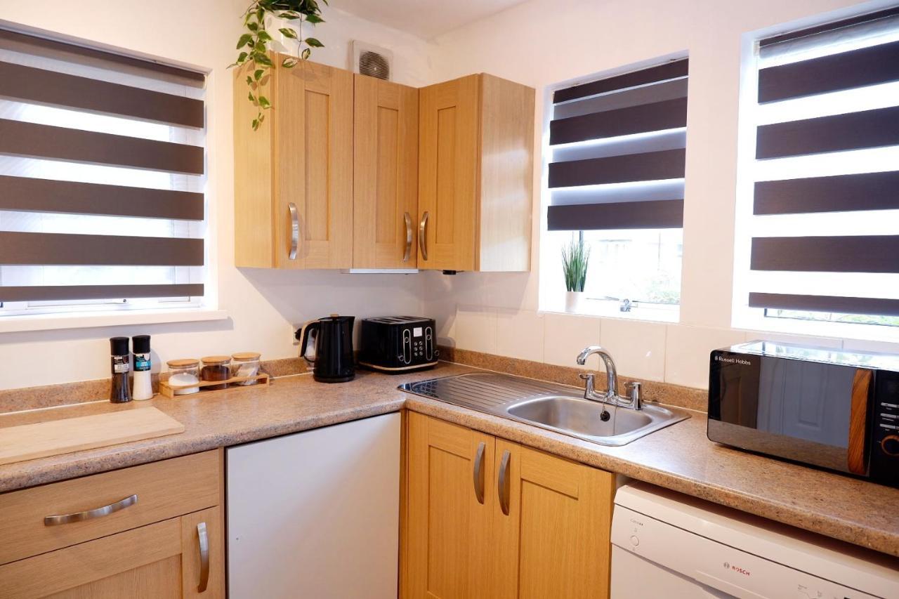 קאמברידג' Comfortable And Cozy 4-Bedroom House Near The Hospital מראה חיצוני תמונה