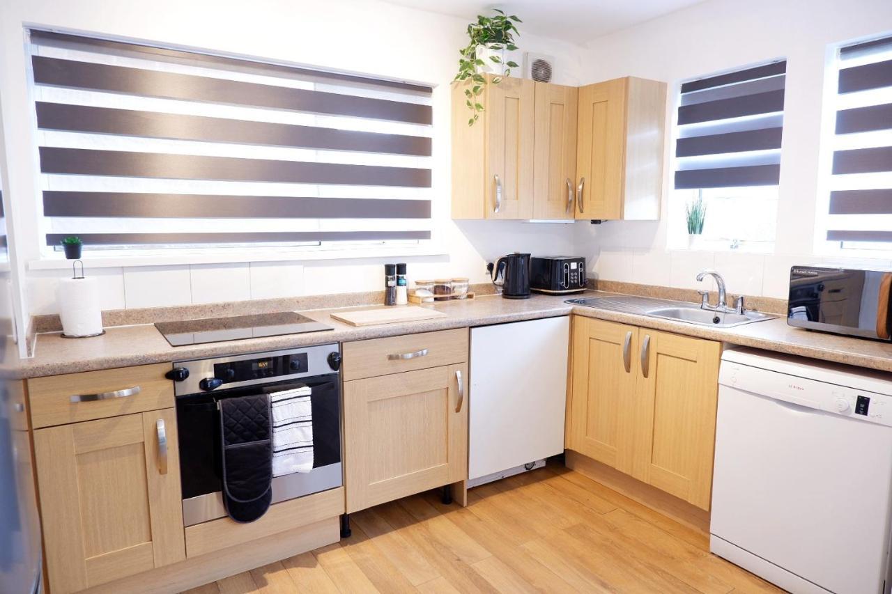 קאמברידג' Comfortable And Cozy 4-Bedroom House Near The Hospital מראה חיצוני תמונה